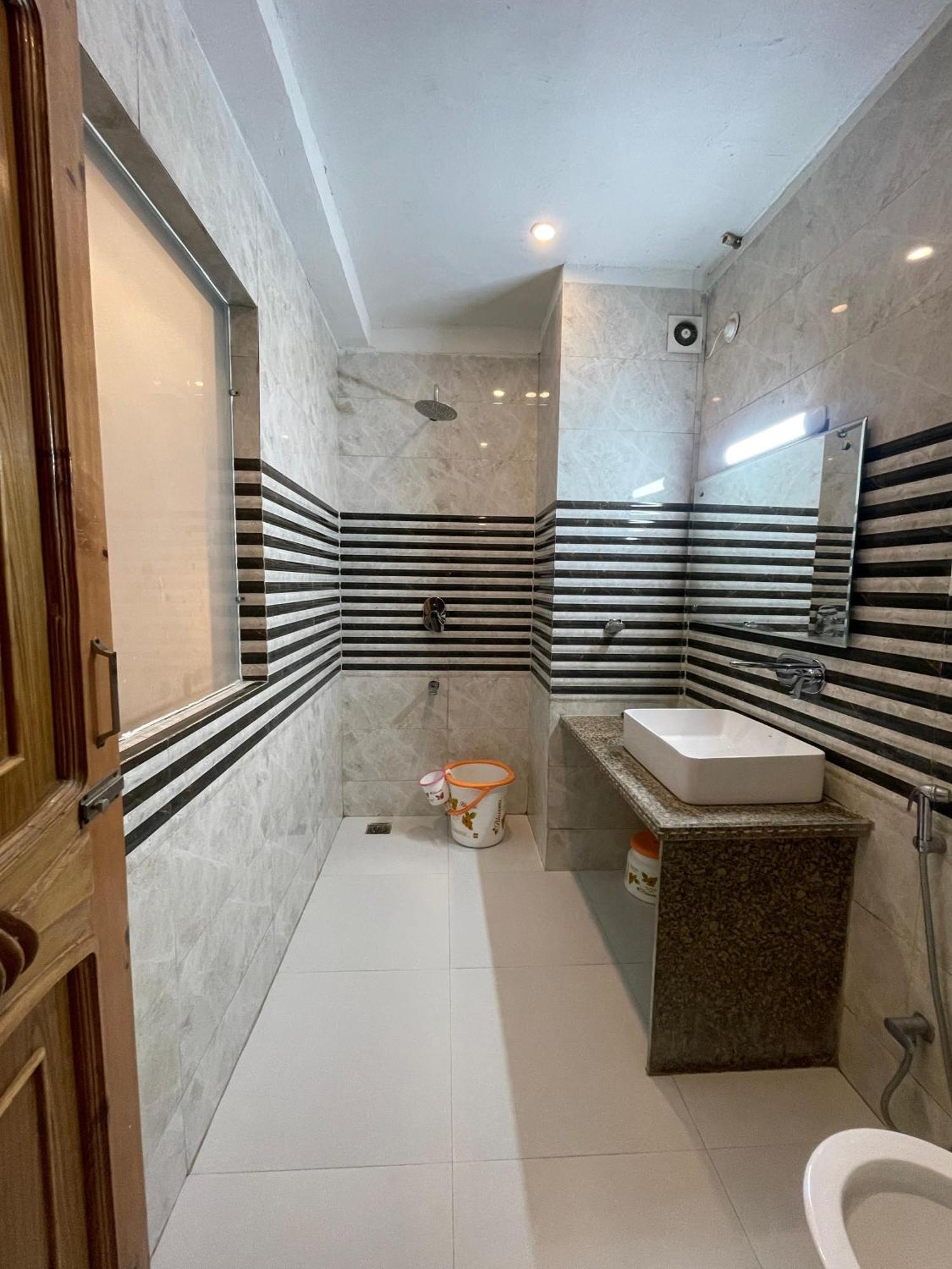 Hotel Zoon Dabb Srinagar Airport Kashmir Extérieur photo